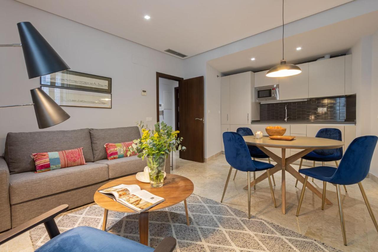 Alkazar Gardens Old Town 6 Pax Apartment Sevilla Bagian luar foto