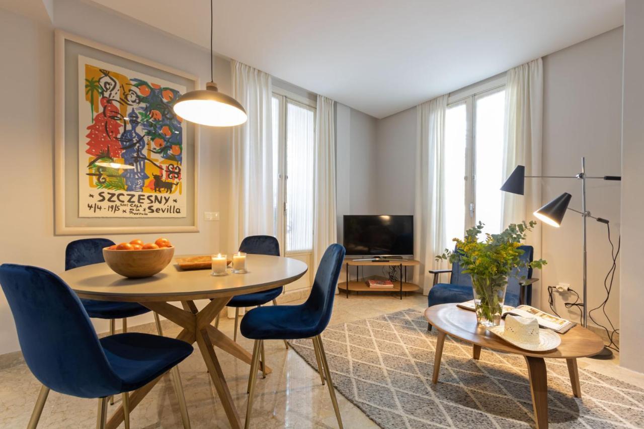 Alkazar Gardens Old Town 6 Pax Apartment Sevilla Bagian luar foto