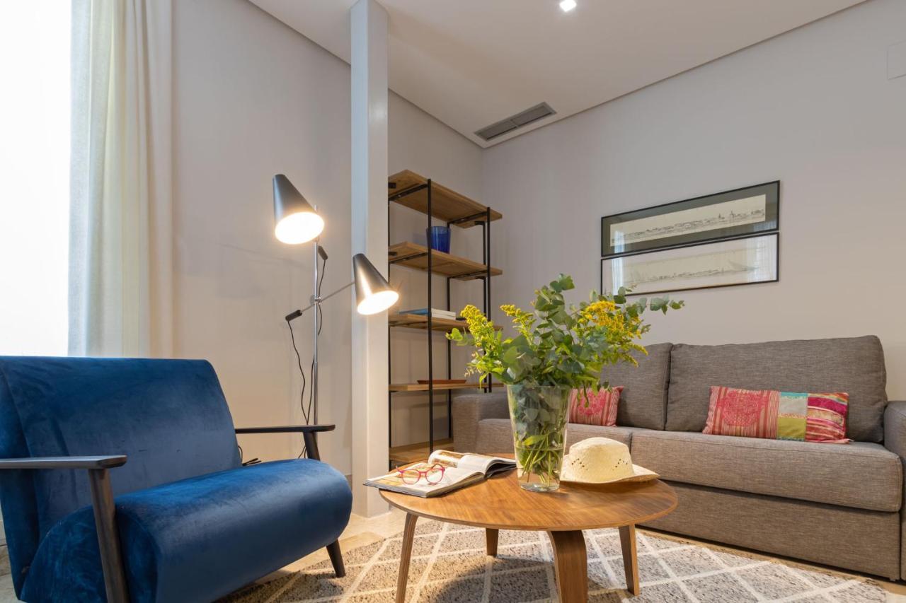 Alkazar Gardens Old Town 6 Pax Apartment Sevilla Bagian luar foto