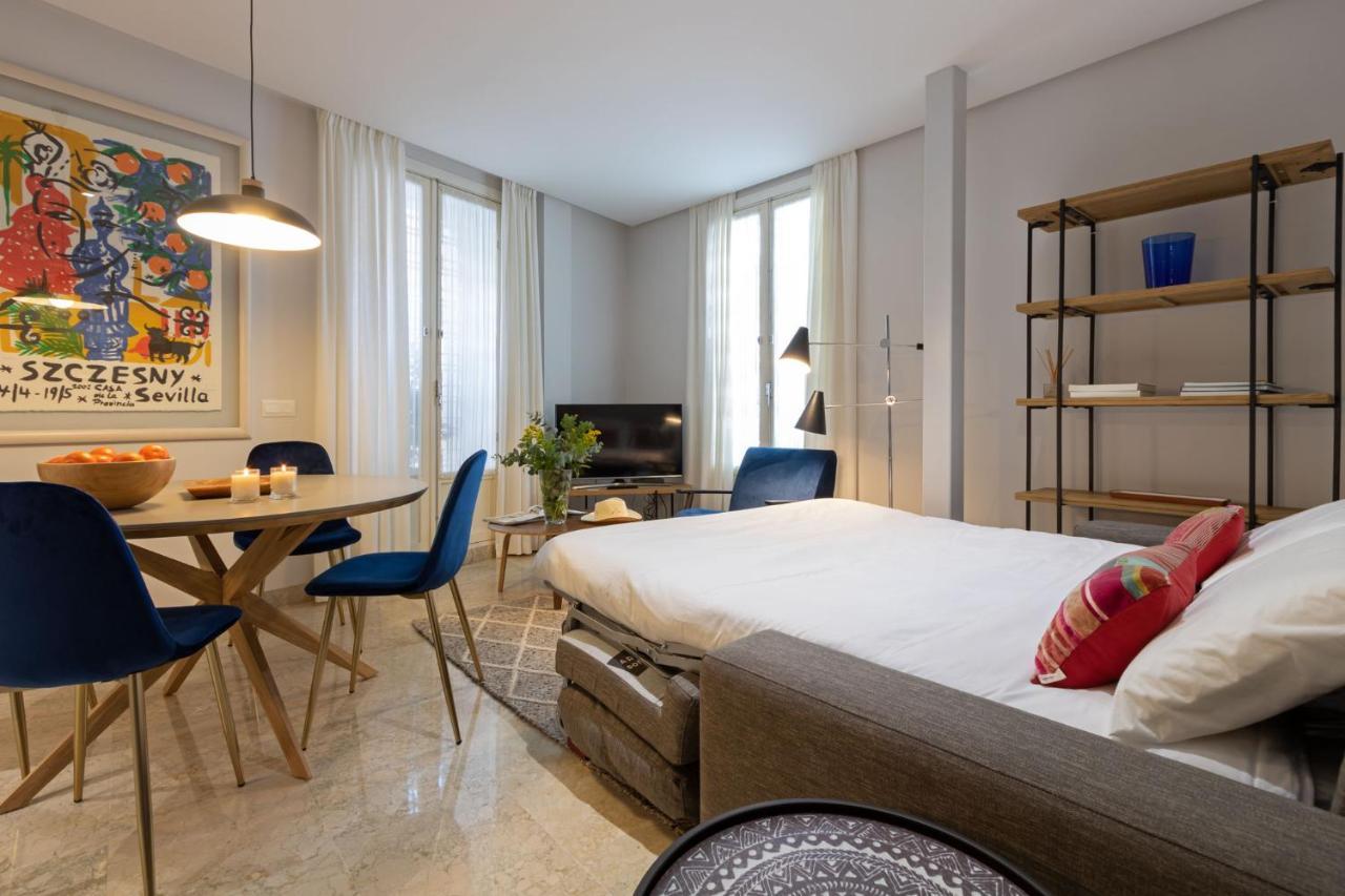 Alkazar Gardens Old Town 6 Pax Apartment Sevilla Bagian luar foto