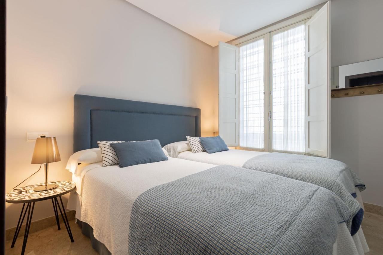 Alkazar Gardens Old Town 6 Pax Apartment Sevilla Bagian luar foto