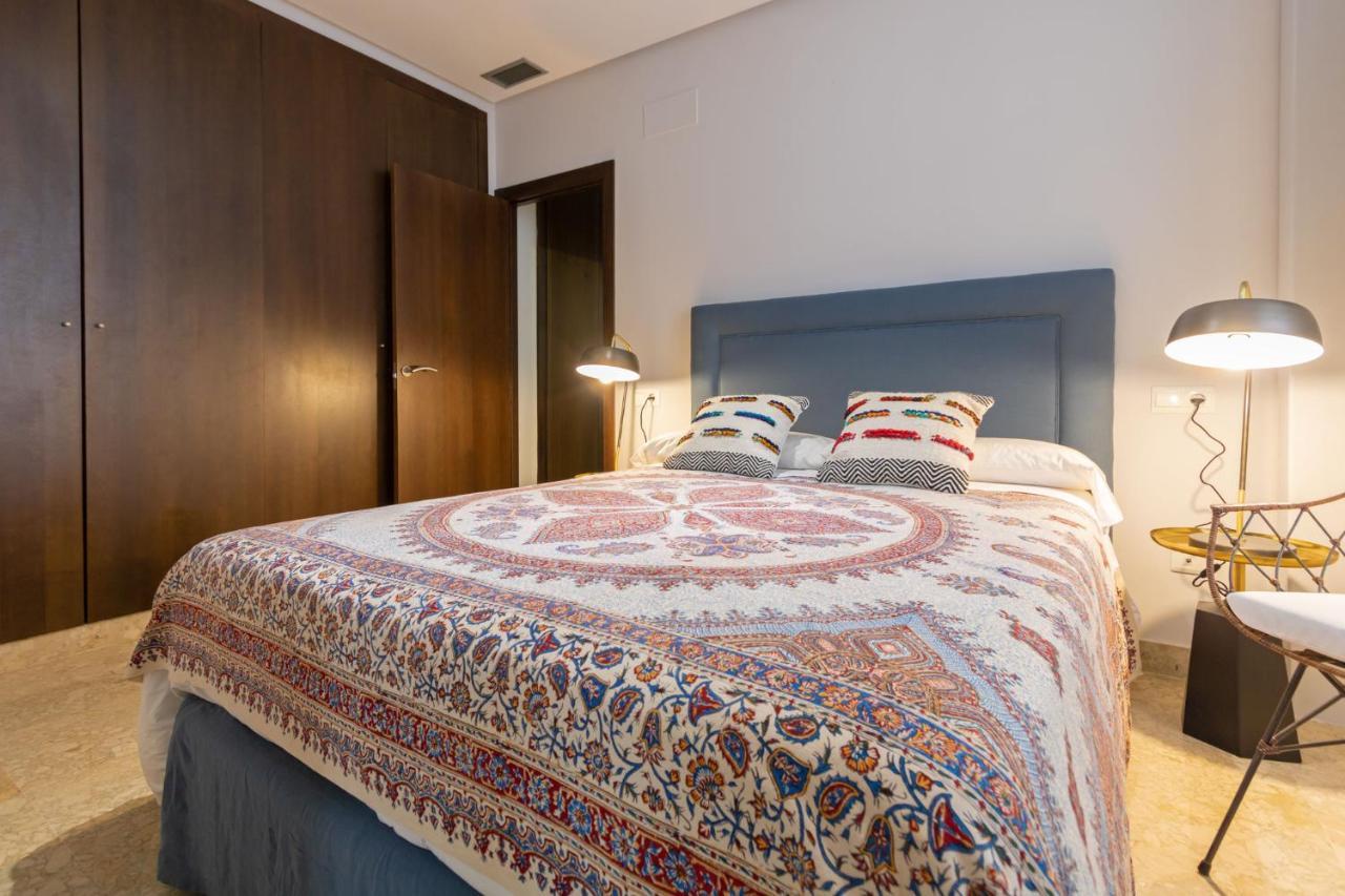 Alkazar Gardens Old Town 6 Pax Apartment Sevilla Bagian luar foto
